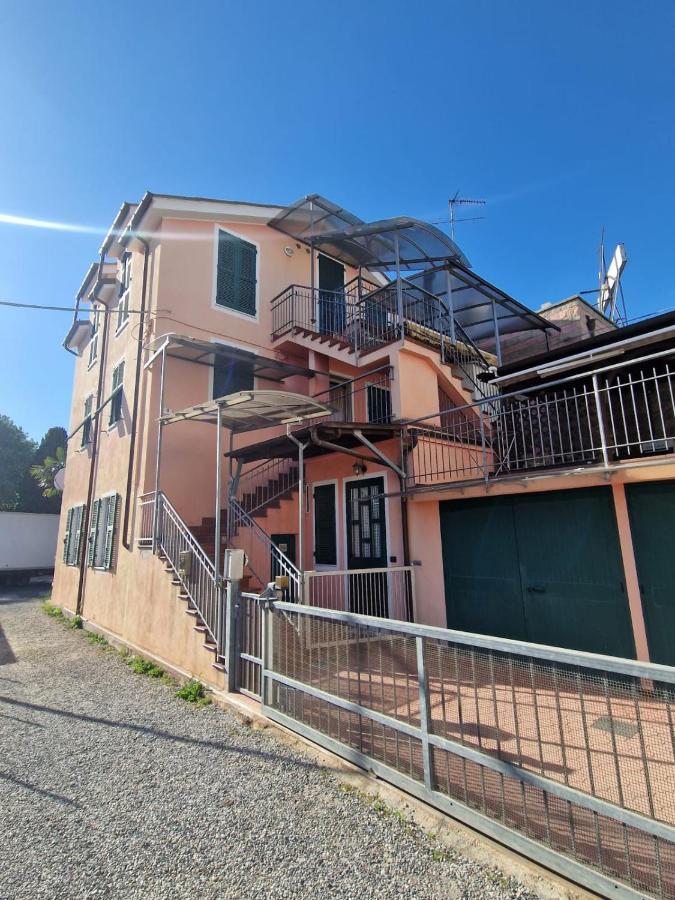 Palm House Apartment Albenga Luaran gambar