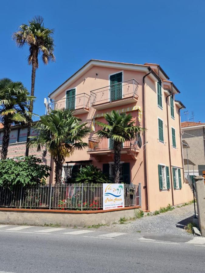 Palm House Apartment Albenga Luaran gambar